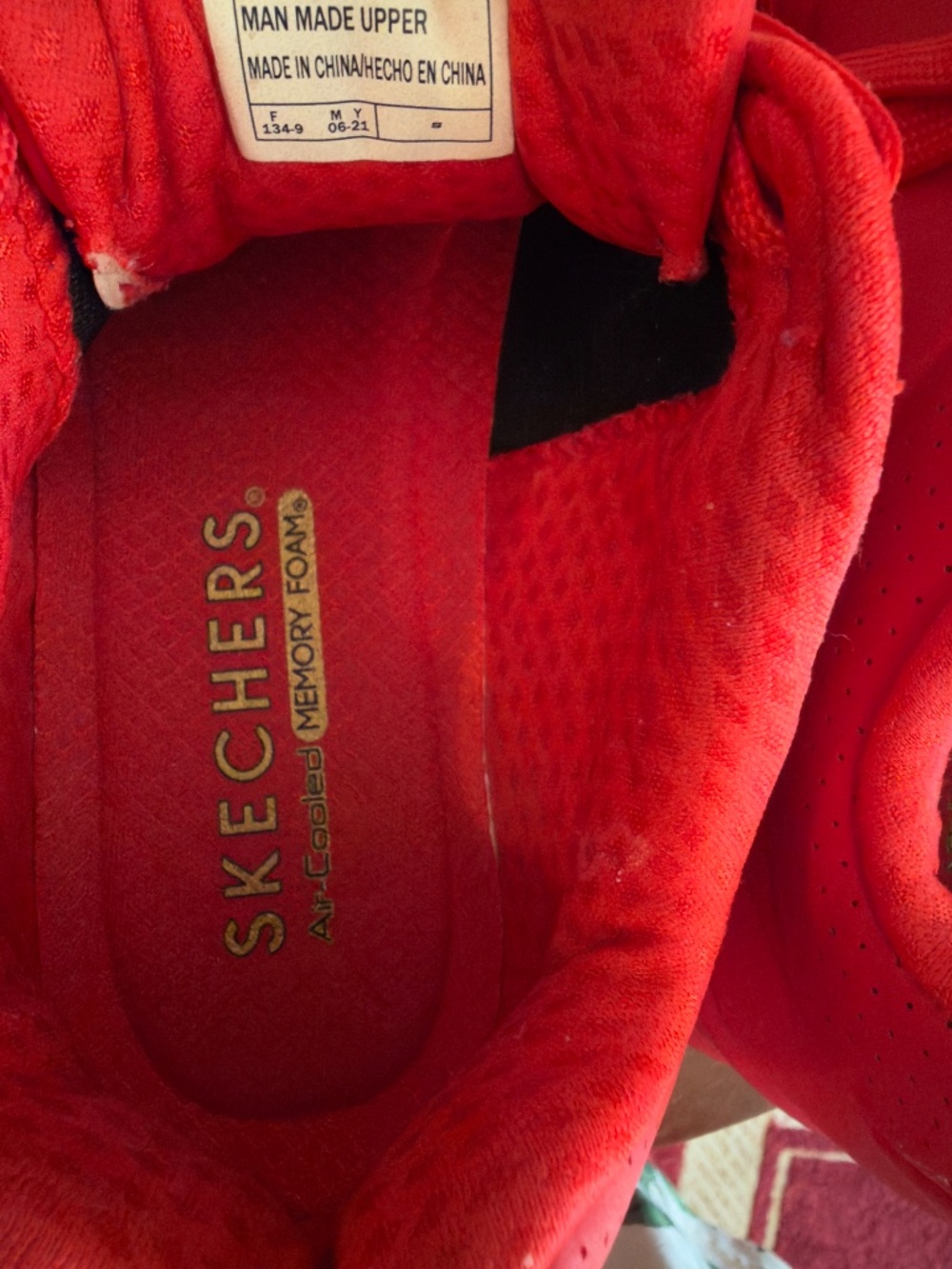 Red Skechers UNO Women's size 8.5 - Picture 5 of 8